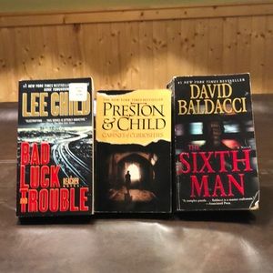 Thriller/Intrigue Paperback Bundle